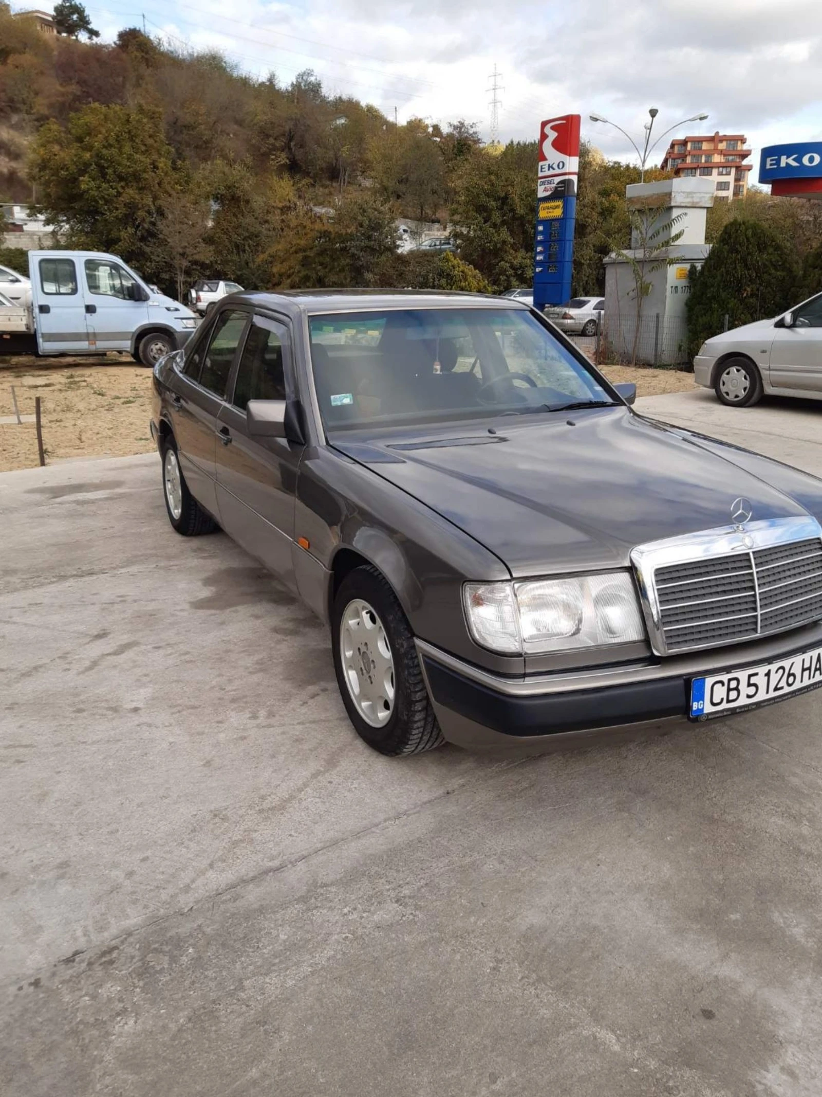 Mercedes-Benz 124  - изображение 10