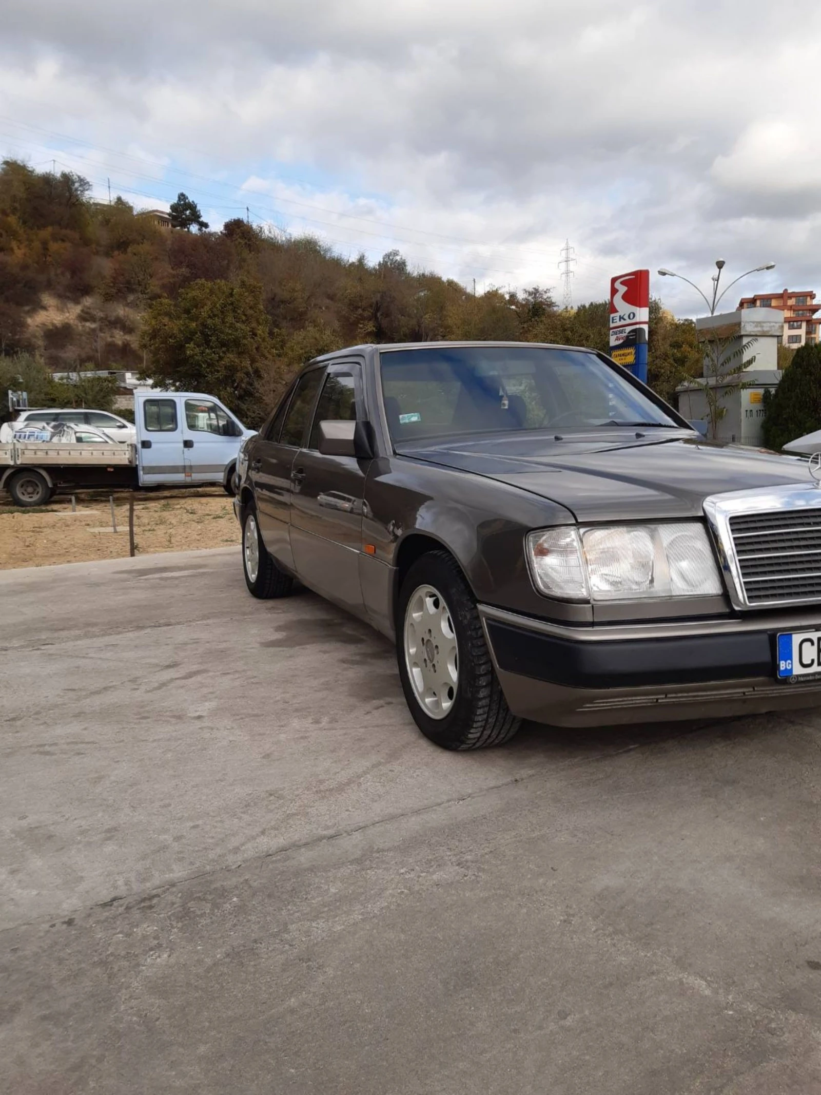 Mercedes-Benz 124  - изображение 6