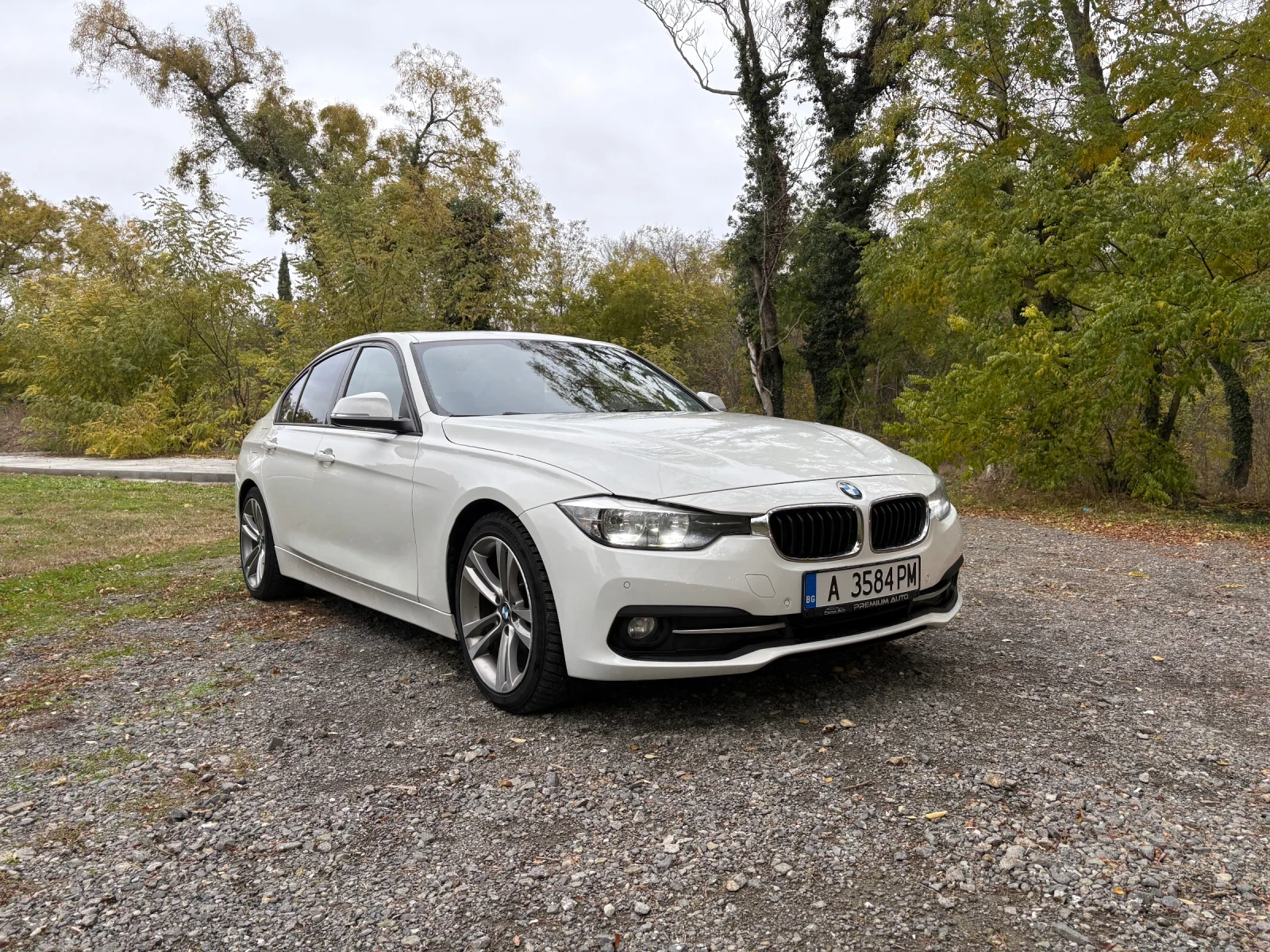 BMW 320 320i X DRiVE - изображение 2