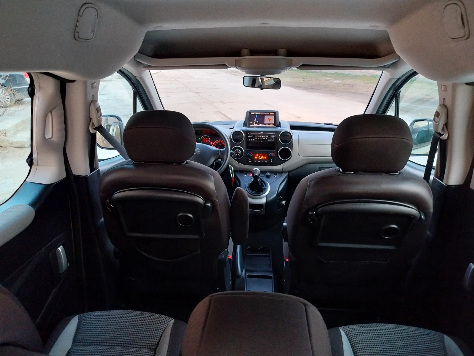 Peugeot Partner 1.6 HDI /TEPEE-LUXURY/4+ 1 места.//NAVI// - изображение 9