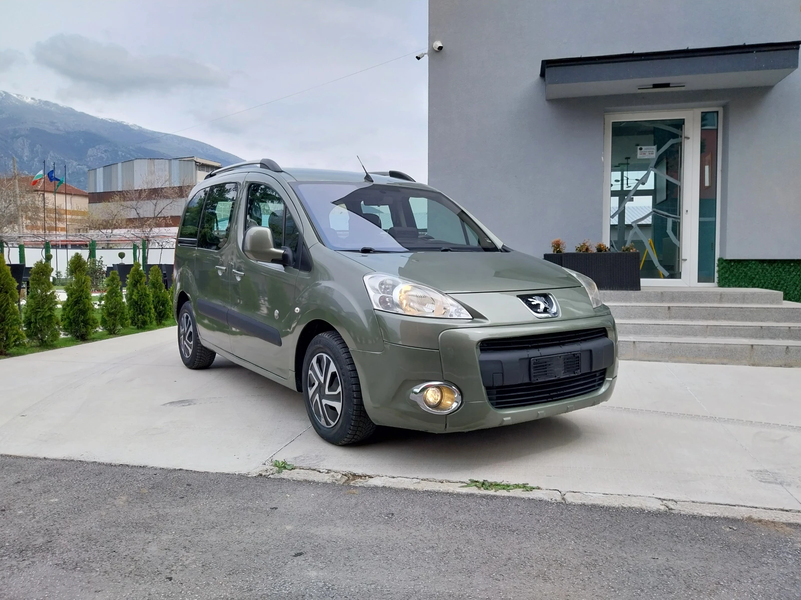 Peugeot Partner 1.6 HDI /TEPEE-LUXURY/4+ 1 места.//NAVI// - изображение 2