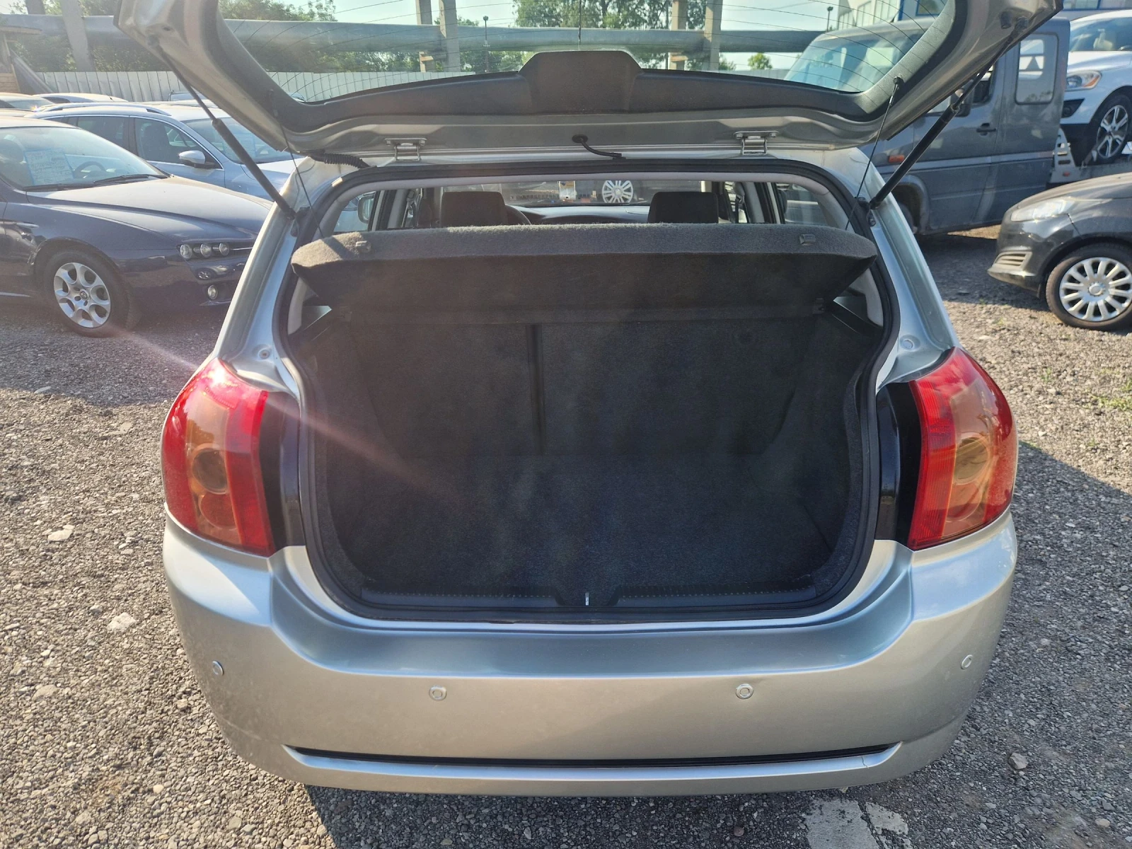 Toyota Corolla 1.4D-4D 90ps.ITALIA - изображение 10