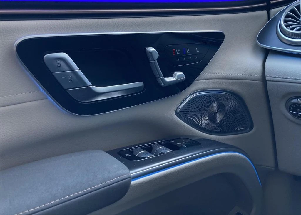 Mercedes-Benz EQS 500 SUV AMG Line 4Matic - изображение 6