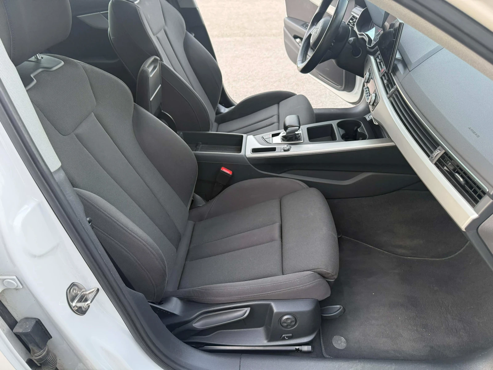 Audi A4 40 TDI MATRIX ПОДГРЕВ МАСАЖ , снимка 10 - Автомобили и джипове - 52555078