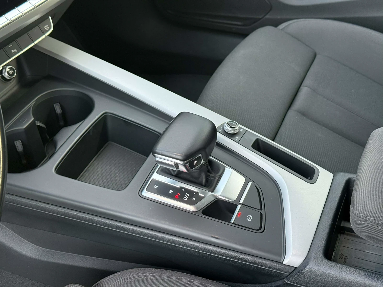 Audi A4 40 TDI MATRIX ПОДГРЕВ МАСАЖ , снимка 15 - Автомобили и джипове - 52555078