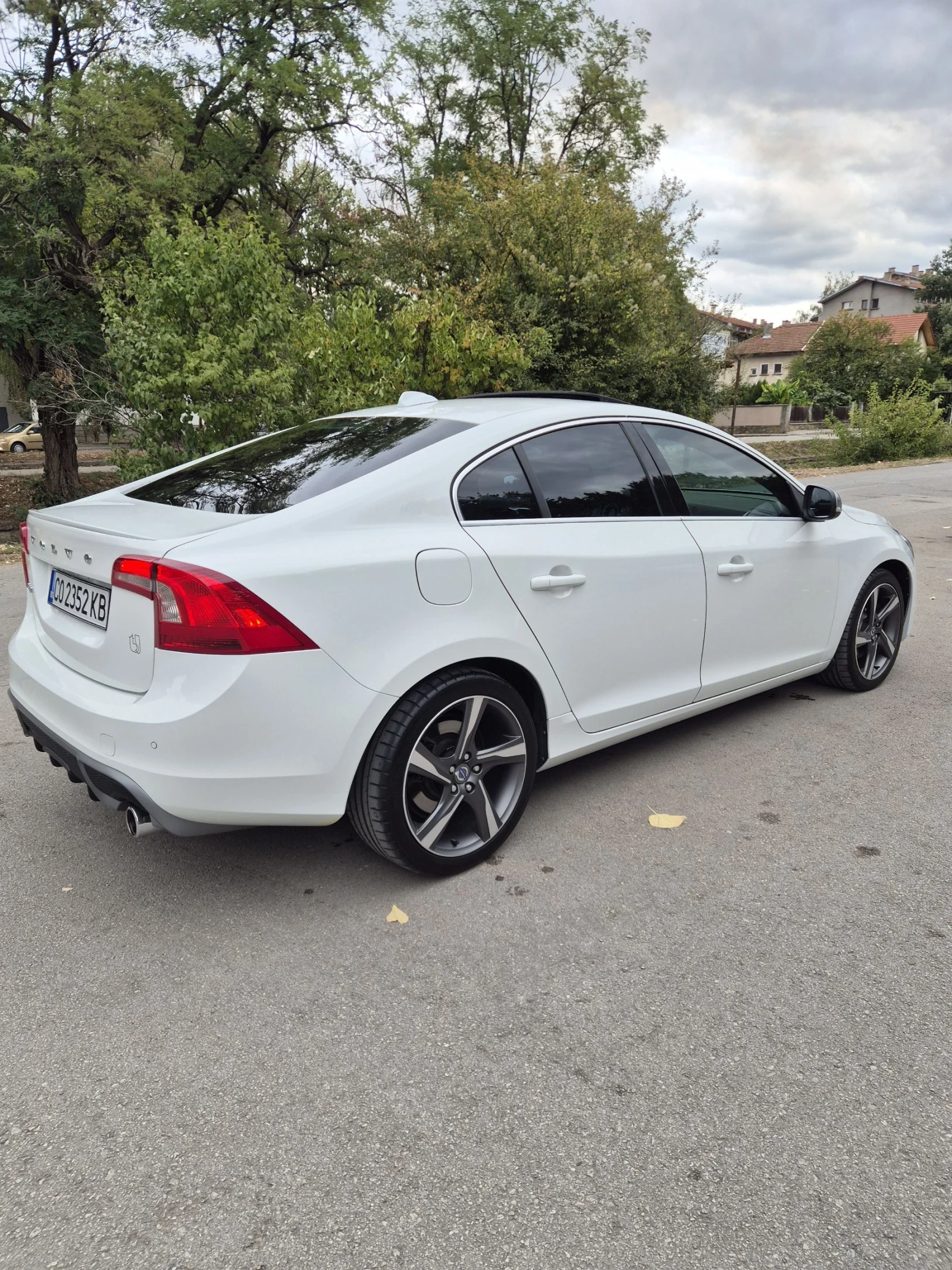 Volvo S60 Drive E - R Design - изображение 3