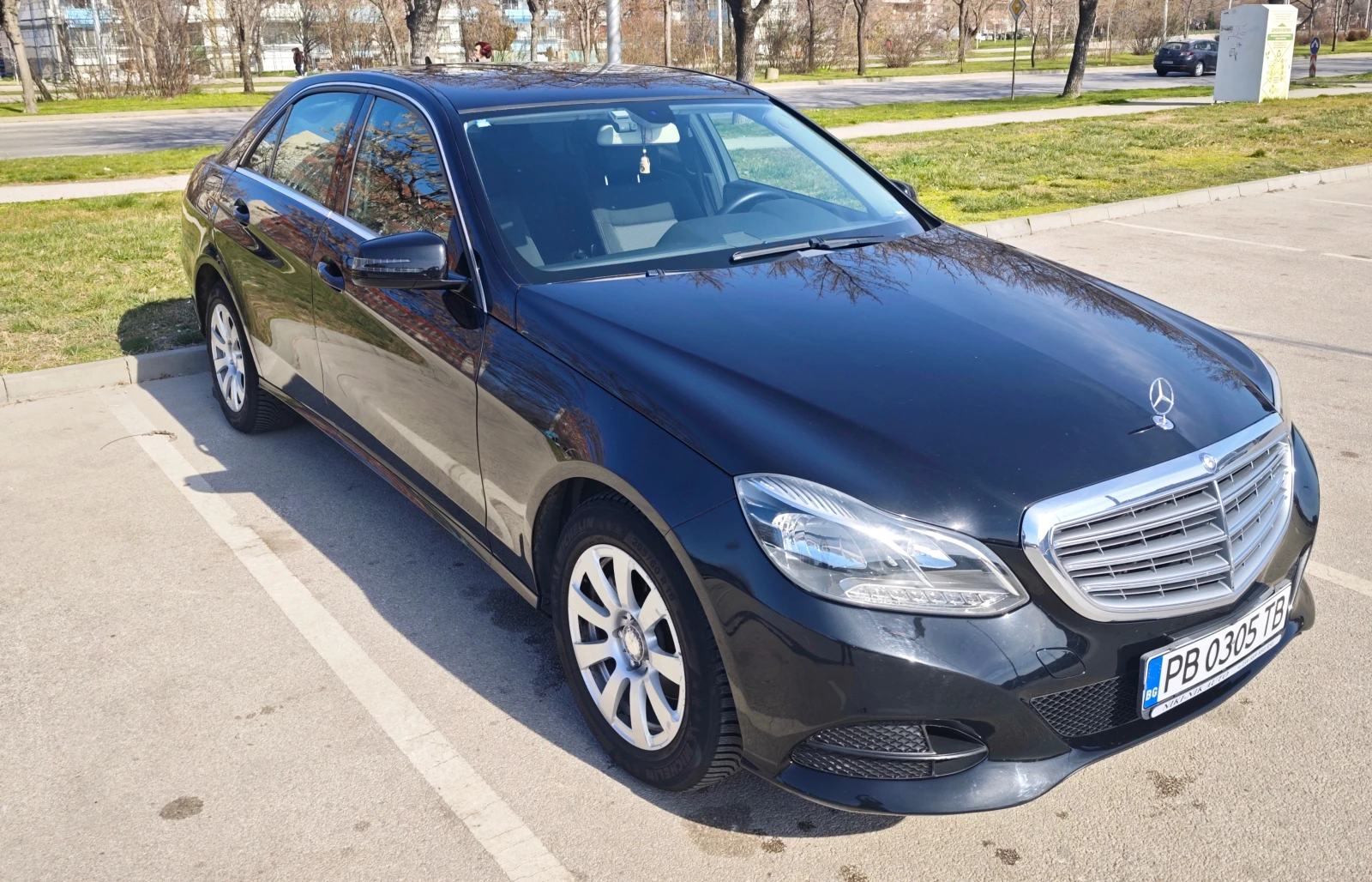 Mercedes-Benz E 200, снимка 5 - Автомобили и джипове - 53808683