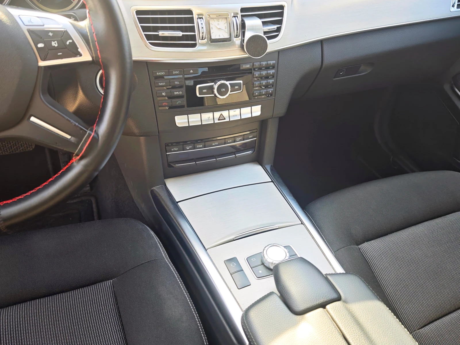 Mercedes-Benz E 200, снимка 14 - Автомобили и джипове - 53808683