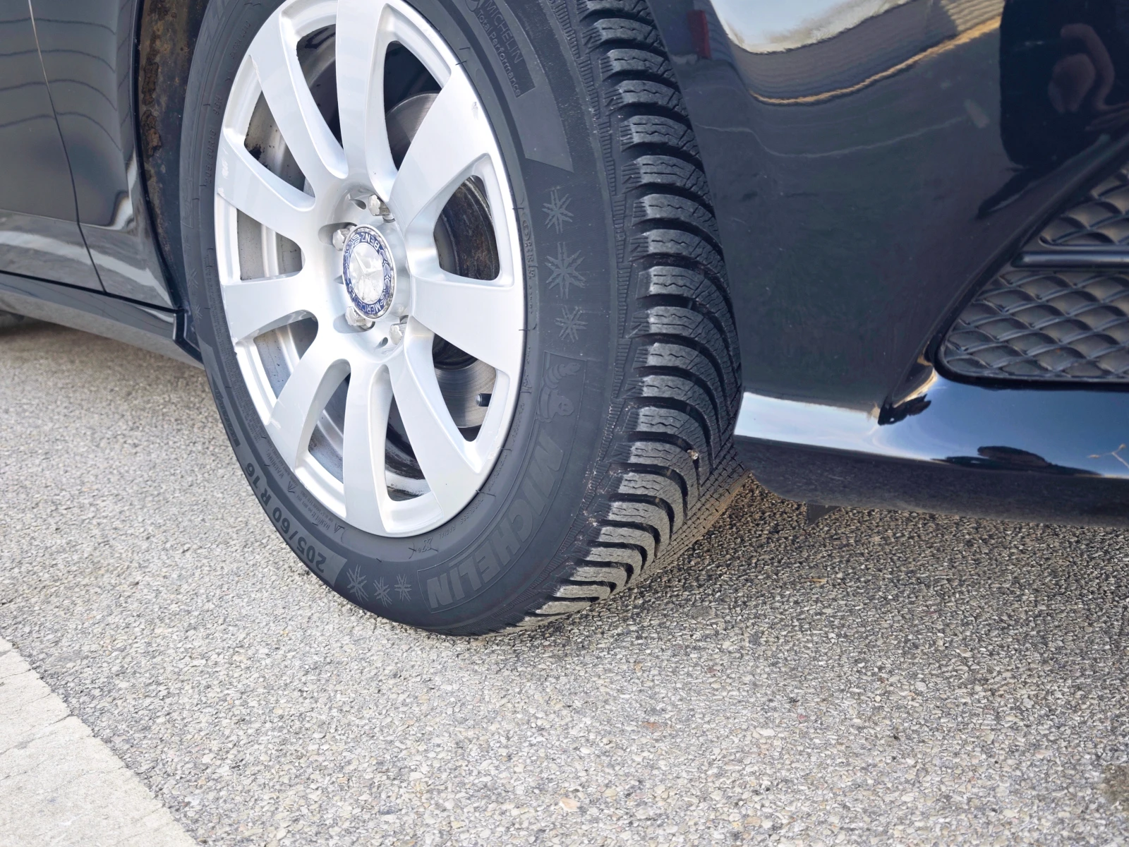 Mercedes-Benz E 200, снимка 11 - Автомобили и джипове - 53808683