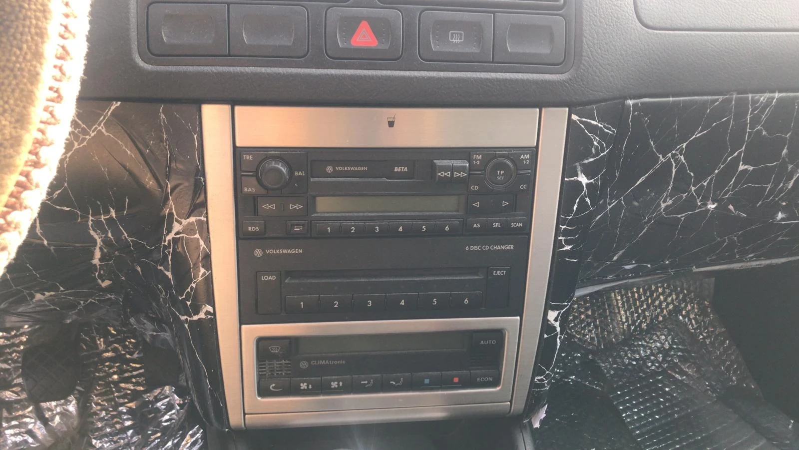 VW Golf 1.6ben.105k.c., снимка 5 - Автомобили и джипове - 53842634