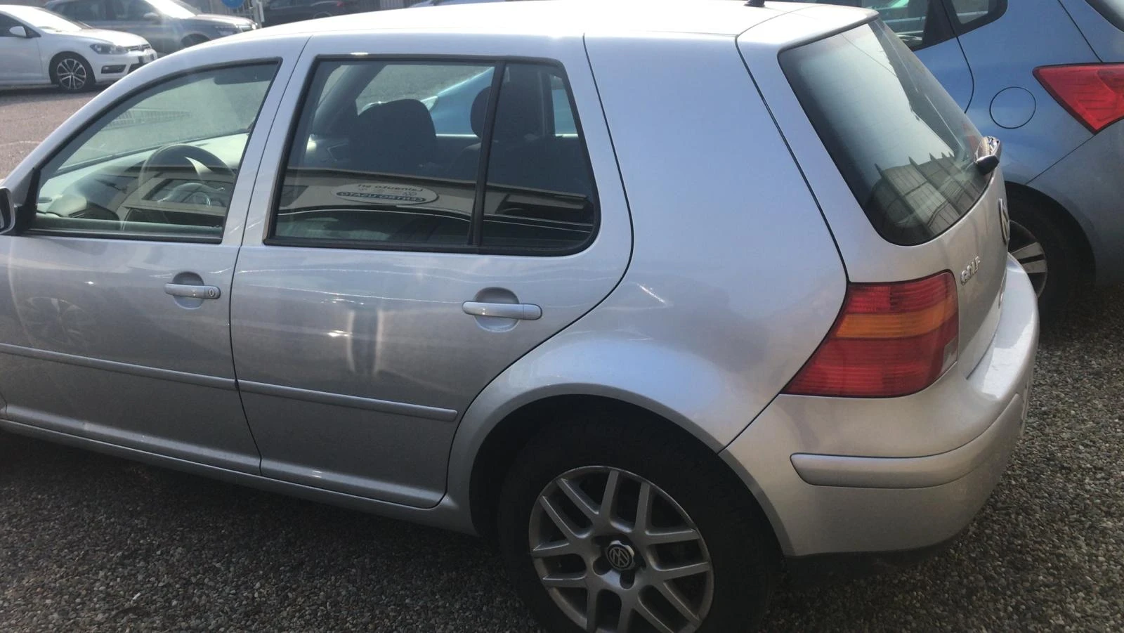 VW Golf 1.6ben.105k.c., снимка 4 - Автомобили и джипове - 53842634