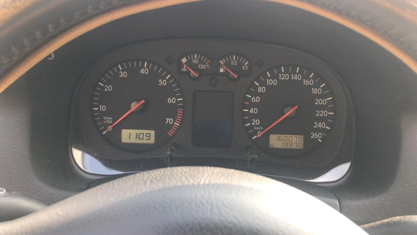 VW Golf 1.6ben.105k.c., снимка 6 - Автомобили и джипове - 53842634