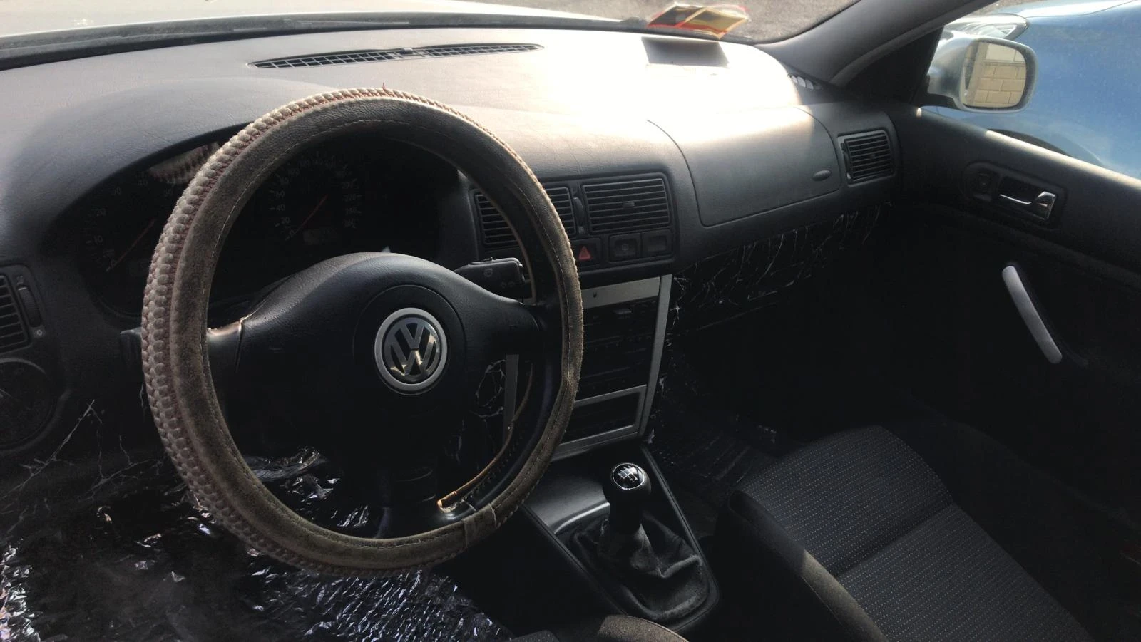VW Golf 1.6ben.105k.c., снимка 7 - Автомобили и джипове - 53842634