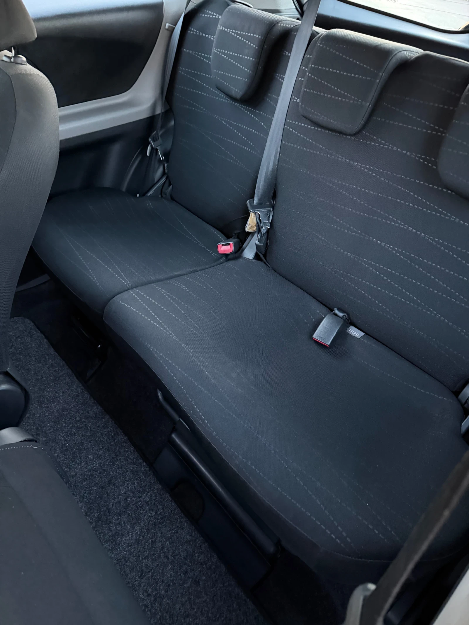 Toyota Yaris 1.3 VVT-I, снимка 12 - Автомобили и джипове - 53857468