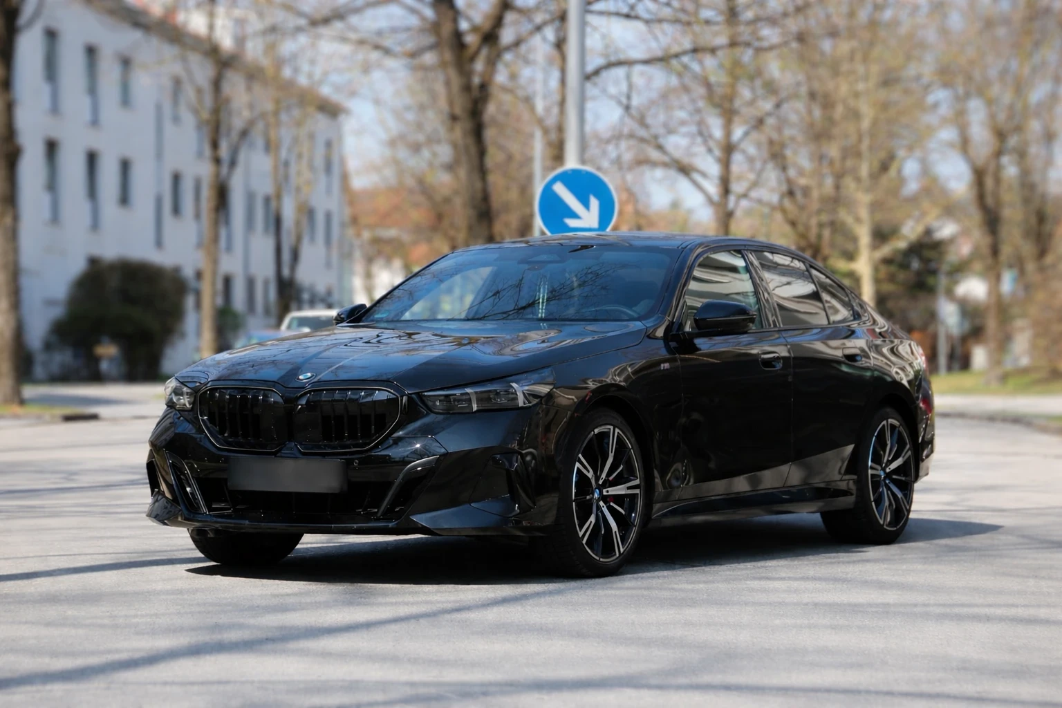 BMW 520 M-Sport PRO/360-CA�/Head-Up/ICONIC/Night Vision | Mobile.bg � ����������� 1