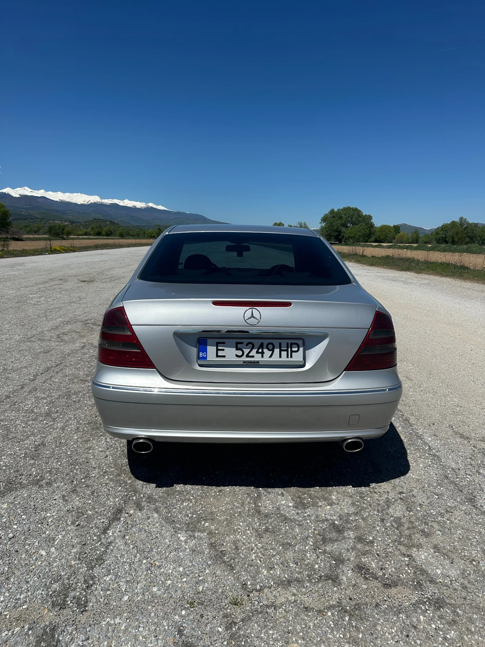 Mercedes-Benz E 240, снимка 5 - Автомобили и джипове - 54318920
