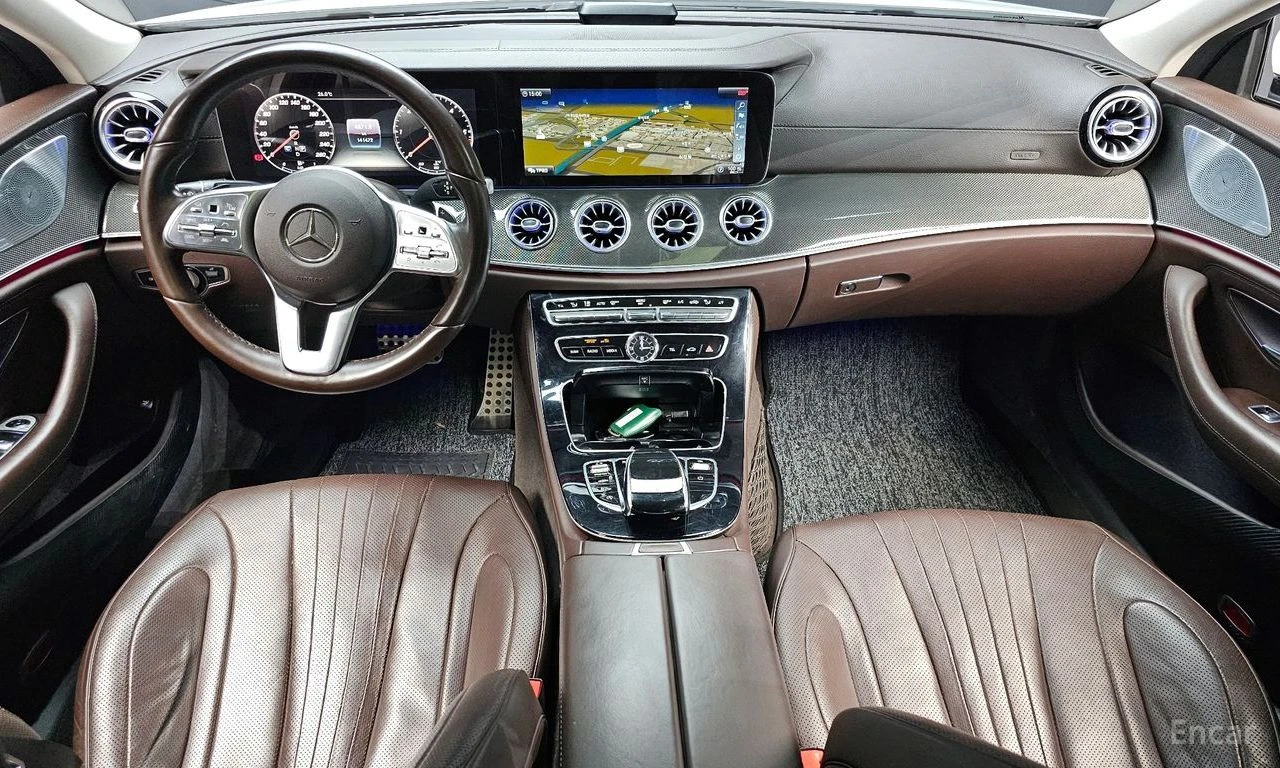 Mercedes-Benz CLS 400 AMG PACK* PANO* КОЖА* ПОДГРЕВ* ОБДУХВ.* АМБИЕНТ* , снимка 6 - Автомобили и джипове - 54752203