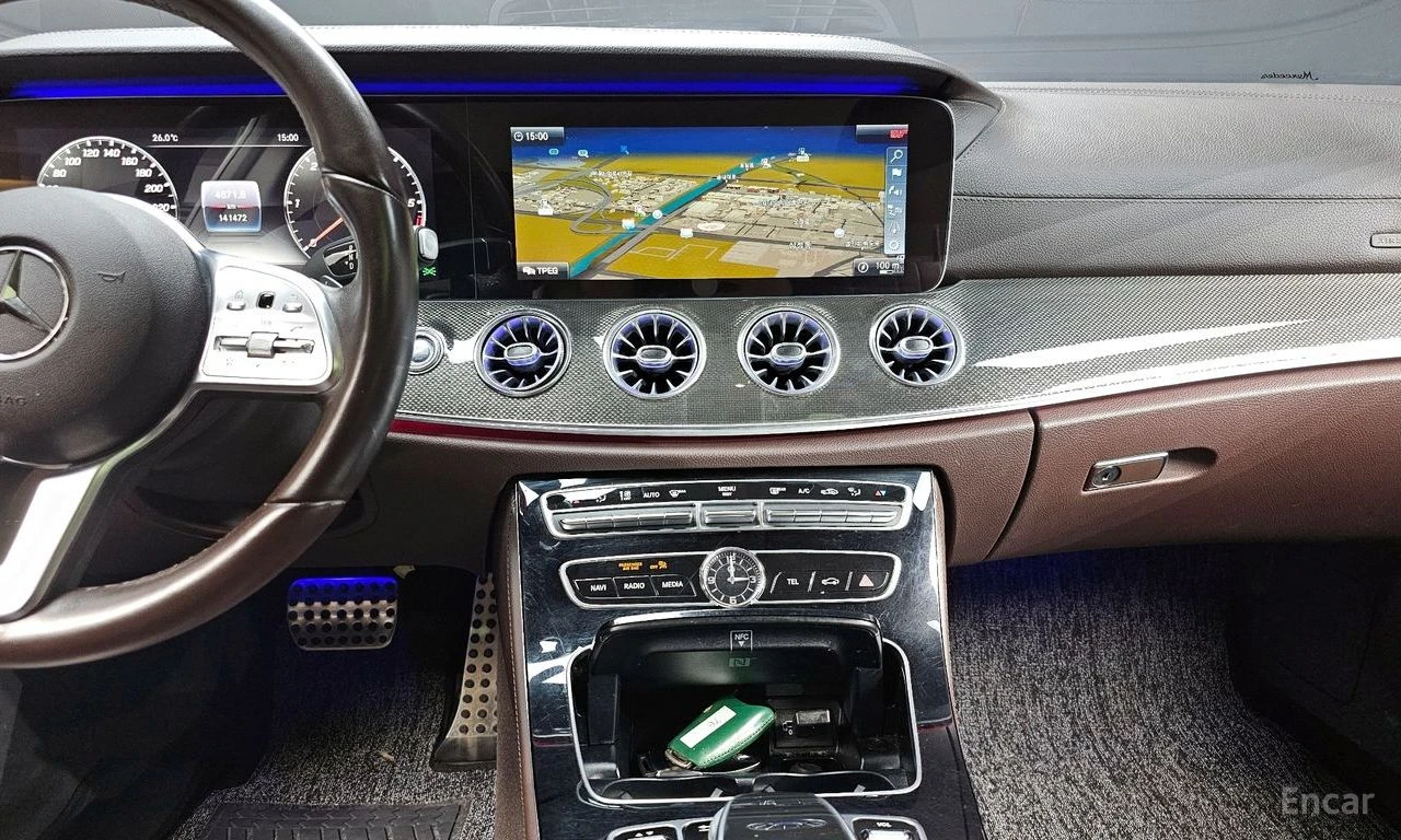 Mercedes-Benz CLS 400 AMG PACK* PANO* КОЖА* ПОДГРЕВ* ОБДУХВ.* АМБИЕНТ* , снимка 11 - Автомобили и джипове - 54752203