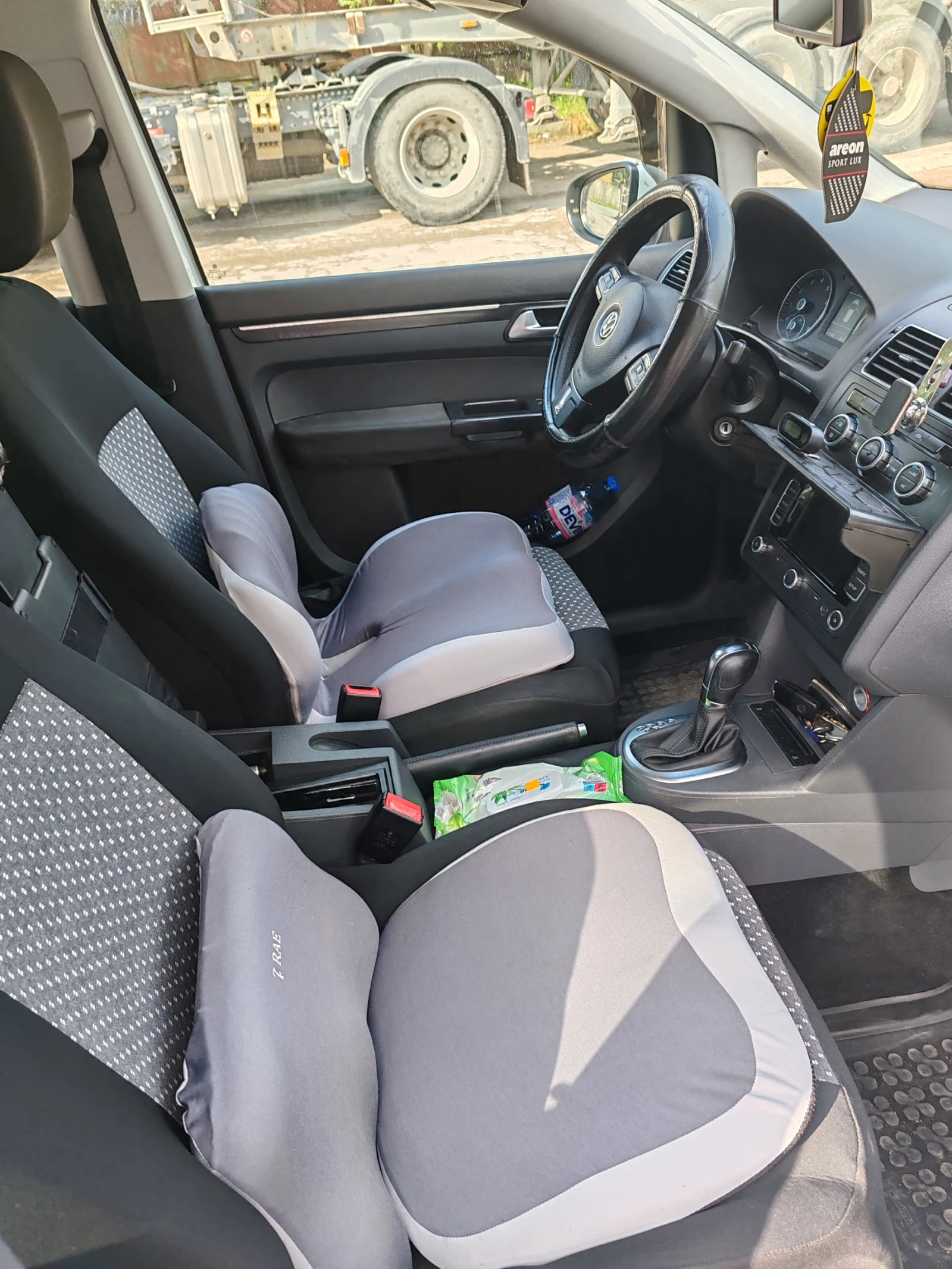 VW Touran 1, 4 TSI EcoFuel, снимка 12 - Автомобили и джипове - 54795681