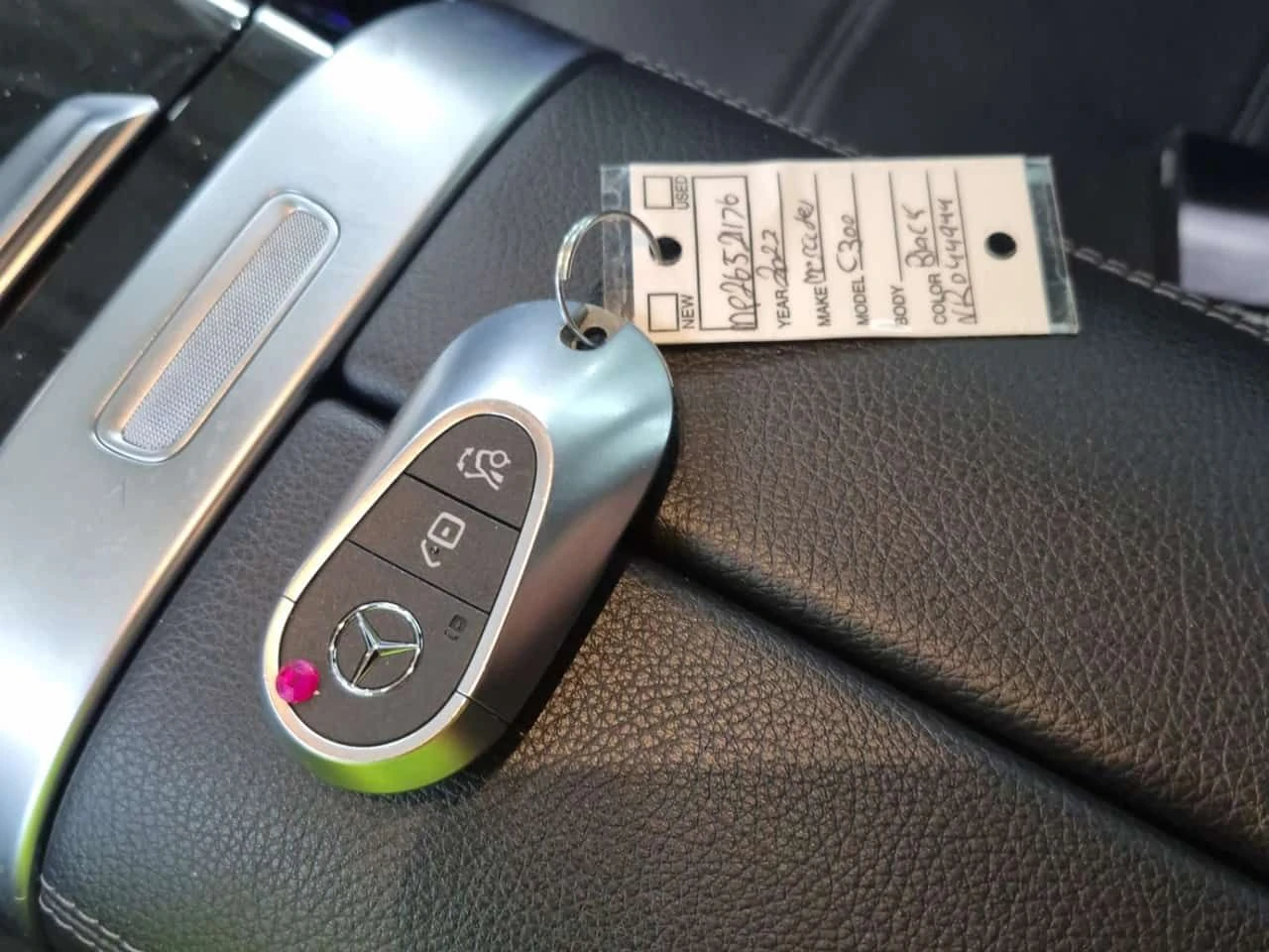 Mercedes-Benz C 300 * CARFAX * БЕЗ ПЪРВОНАЧАЛНА ВНОСКА, снимка 8 - Автомобили и джипове - 54885056