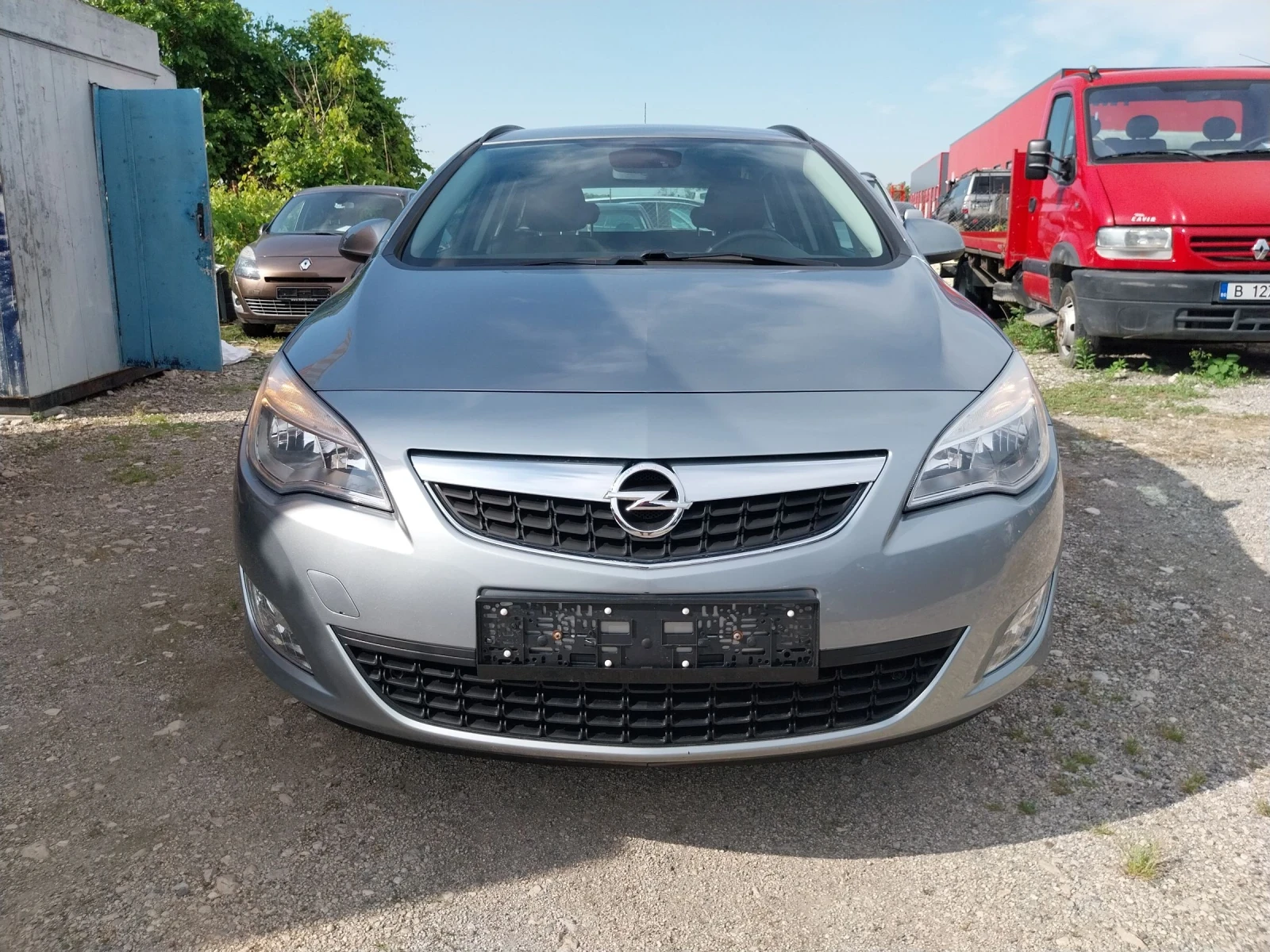 Opel Astra SW 1.4 i* 135000км* , снимка 2 - Автомобили и джипове - 54953338
