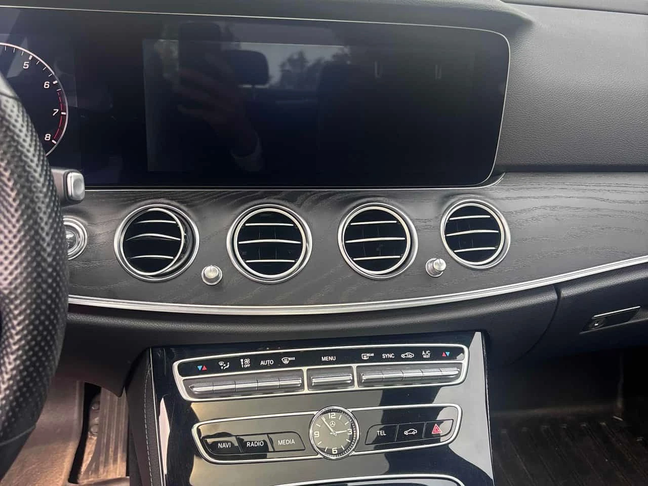 Mercedes-Benz E 400 4MATIC* BURMESTER* CARFAX* , снимка 9 - Автомобили и джипове - 55644470