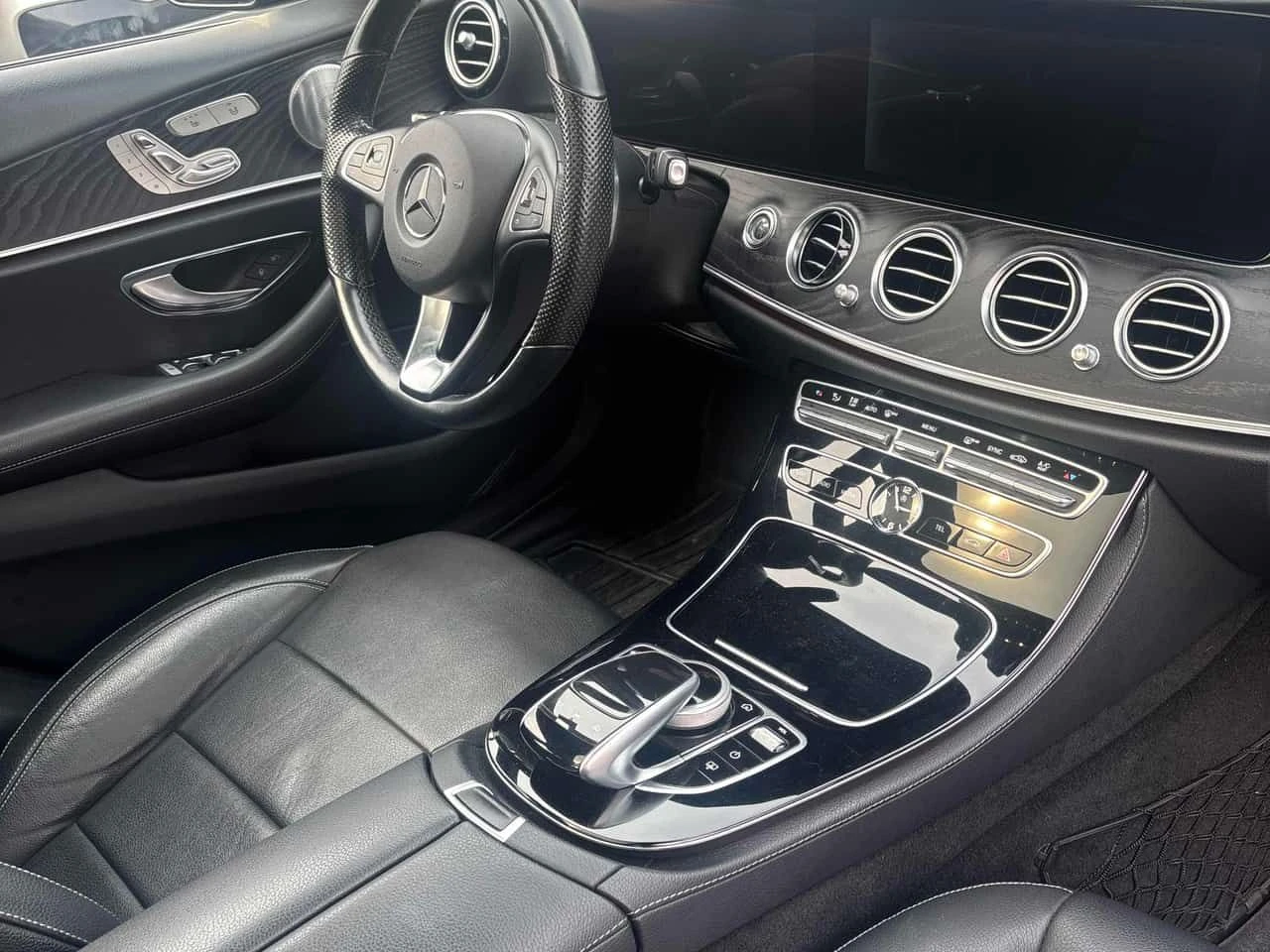 Mercedes-Benz E 400 4MATIC* BURMESTER* CARFAX* , снимка 14 - Автомобили и джипове - 55644470