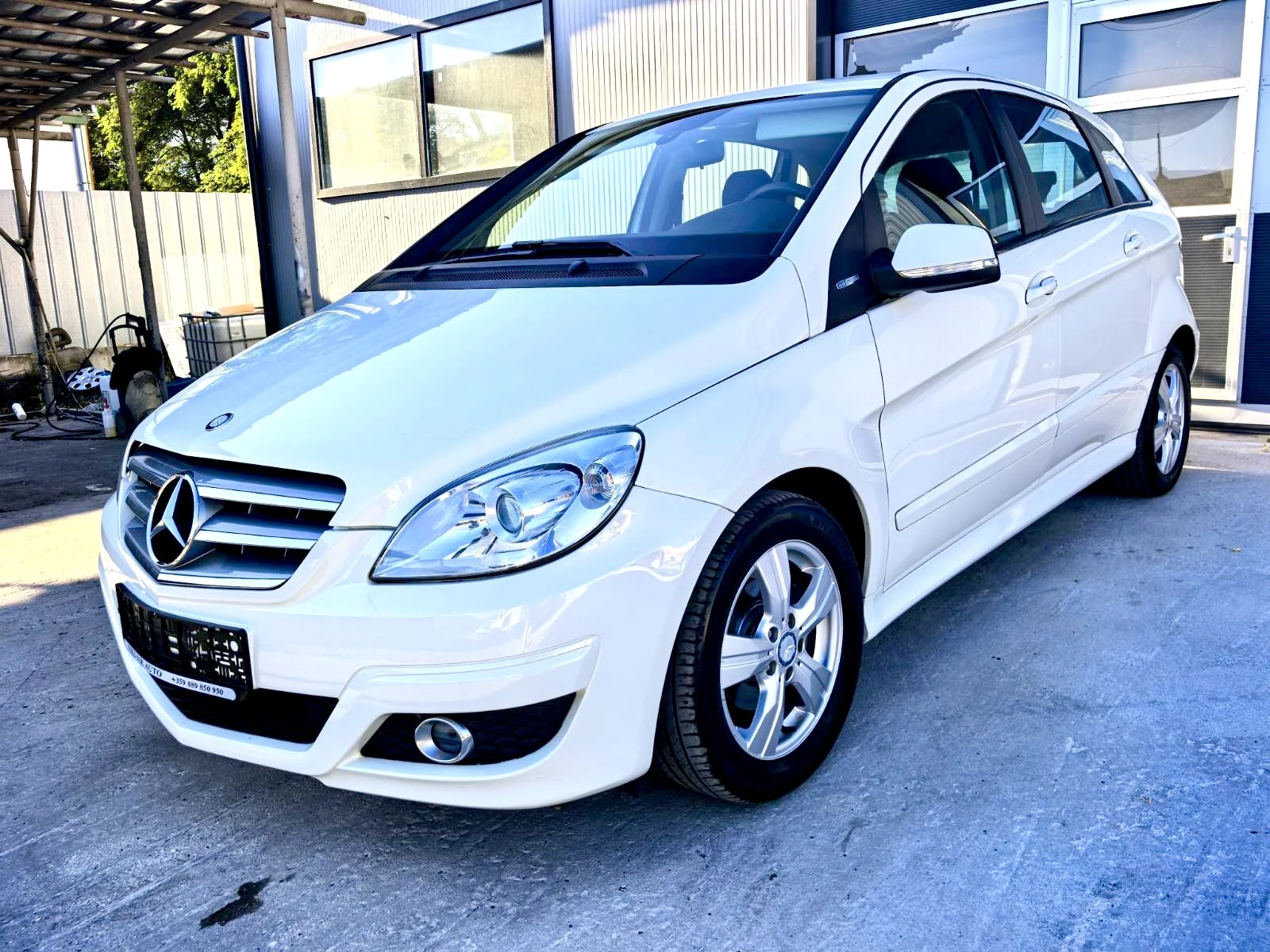 Mercedes-Benz B 180 i FACELIFT, снимка 3 - Автомобили и джипове - 55992952