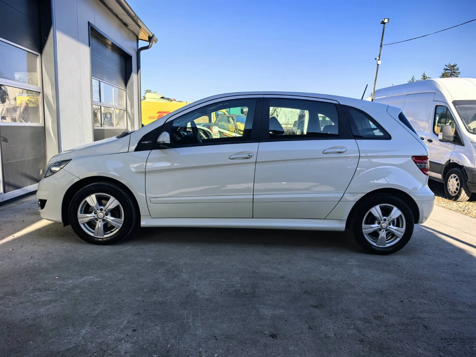 Mercedes-Benz B 180 i FACELIFT, снимка 4 - Автомобили и джипове - 55992952