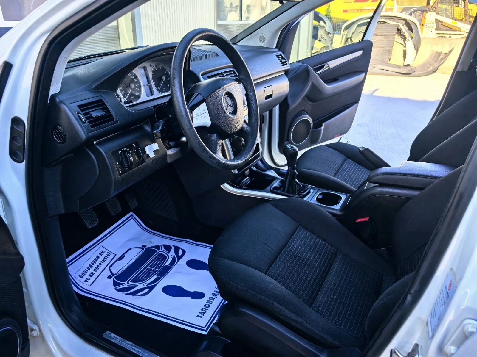 Mercedes-Benz B 180 i FACELIFT, снимка 9 - Автомобили и джипове - 55992952