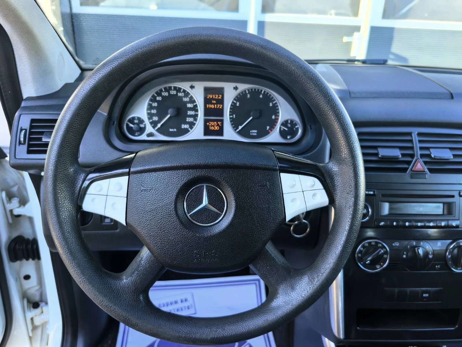 Mercedes-Benz B 180 i FACELIFT, снимка 15 - Автомобили и джипове - 55992952