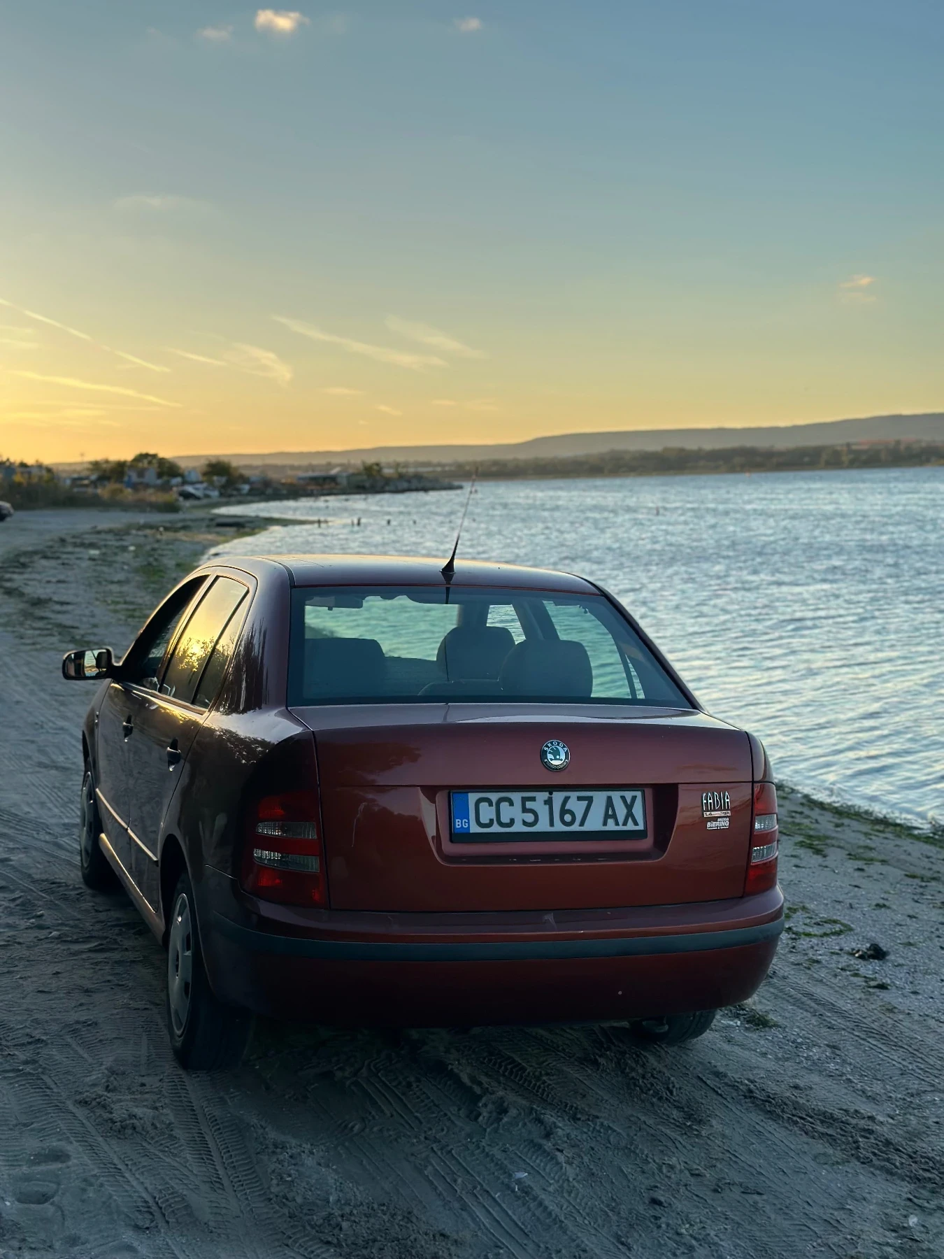 Skoda Fabia, снимка 3 - Автомобили и джипове - 56013576