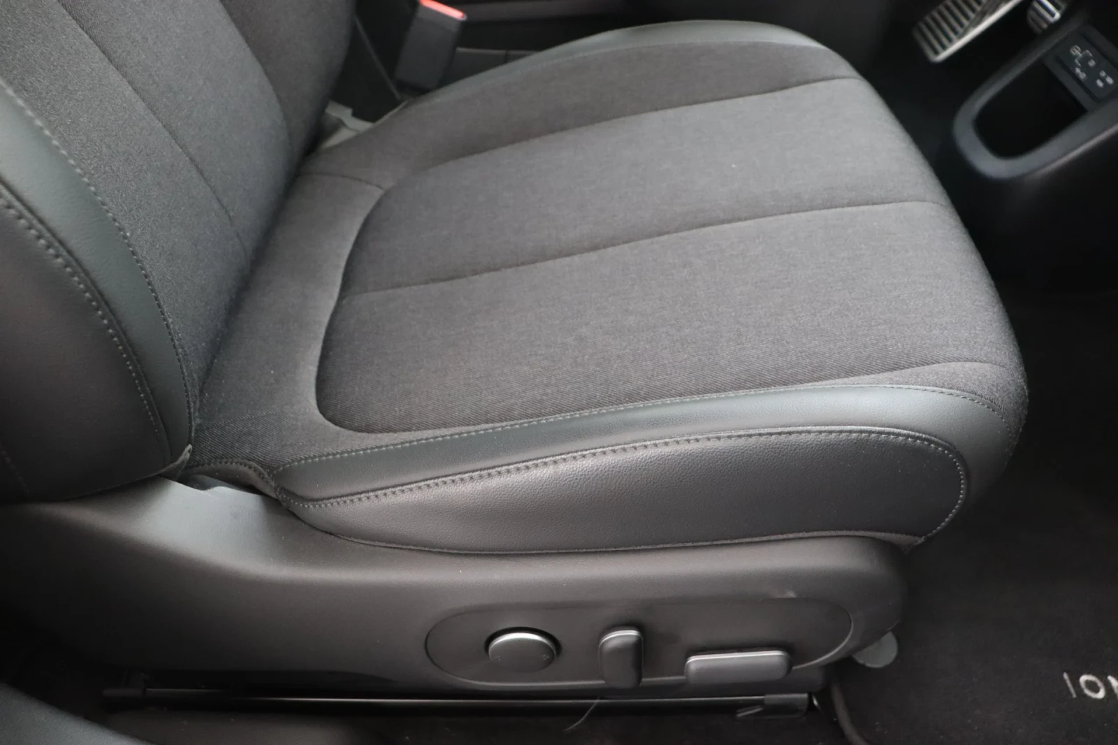 Hyundai Ioniq 5 Core Plus 84 kWh 99.3% SoH, снимка 17 - Автомобили и джипове - 56124307