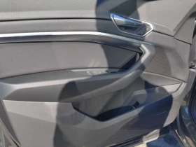 Audi Q8 50e-tron/340HP/S-LINE/MATRIX/QUATTRO/360/NAVI/377q | Auto.bg — изображение 11