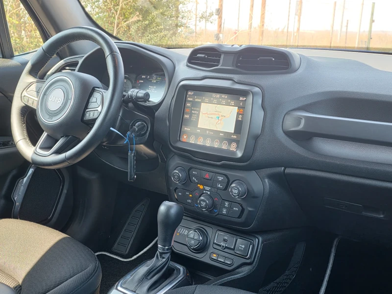 Jeep Renegade 4xe PLUG-IN HYBRID 240p.s.Automatik S.Лизинг, снимка 13 - Автомобили и джипове - 51501497