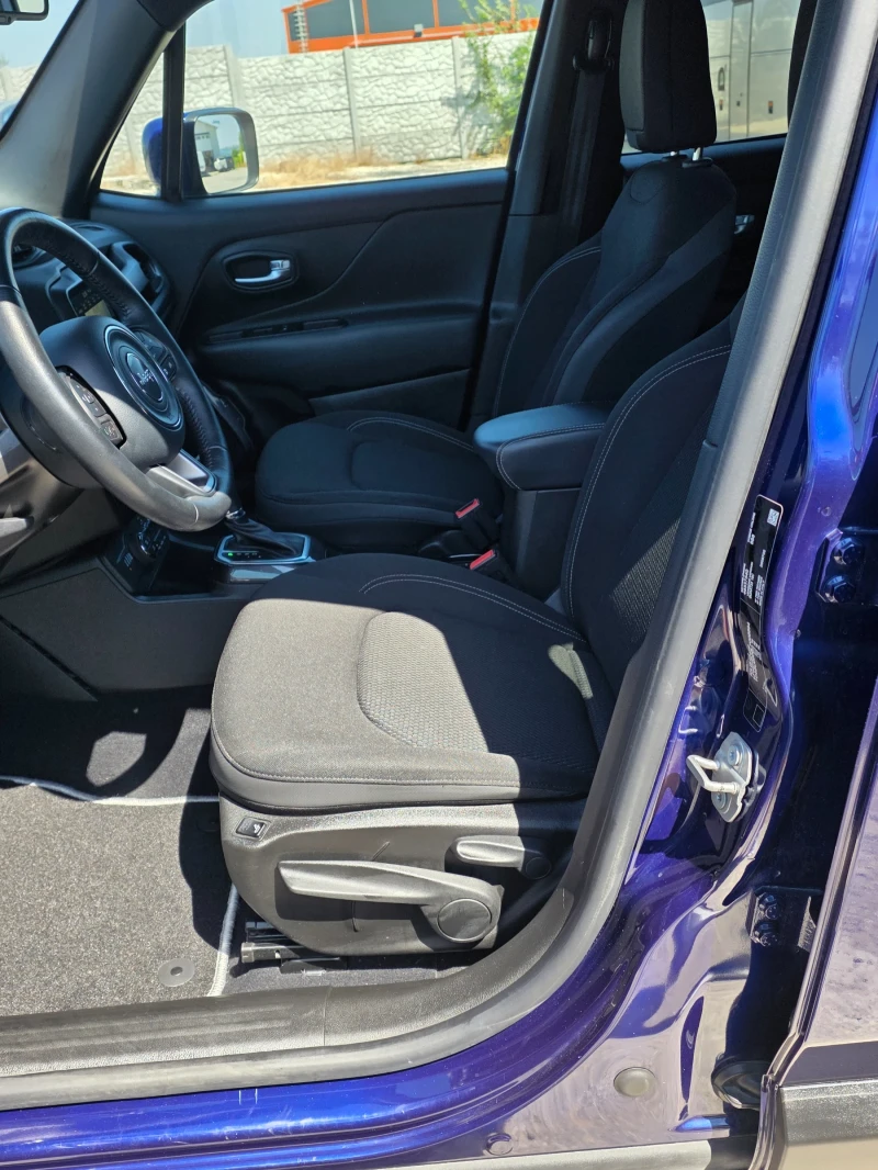 Jeep Renegade 4xe PLUG-IN HYBRID 240p.s.Automatik S.Лизинг, снимка 9 - Автомобили и джипове - 51501497