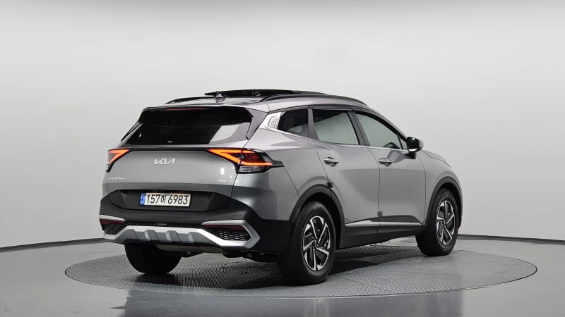 Kia Sportage 1.6T Hybrid/Пълна сервизна история !!!, снимка 2 - Автомобили и джипове - 53417519