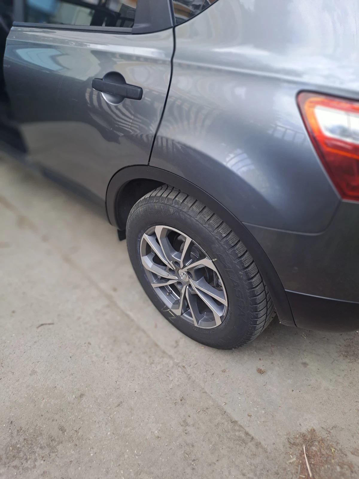 Nissan Qashqai 1.5 - изображение 3