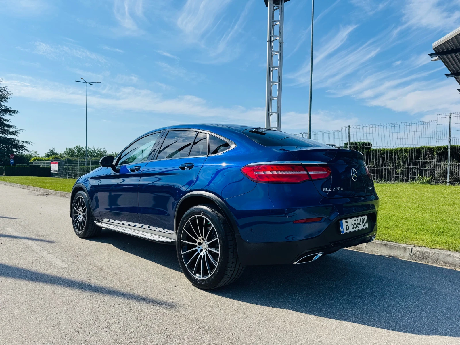 Mercedes-Benz GLC 220 Coupe 4MATIC AMG Line - изображение 2