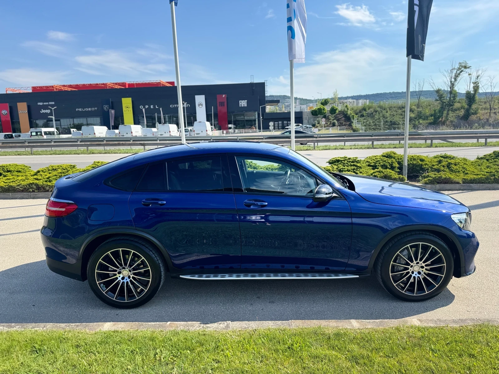 Mercedes-Benz GLC 220 Coupe 4MATIC AMG Line - изображение 8