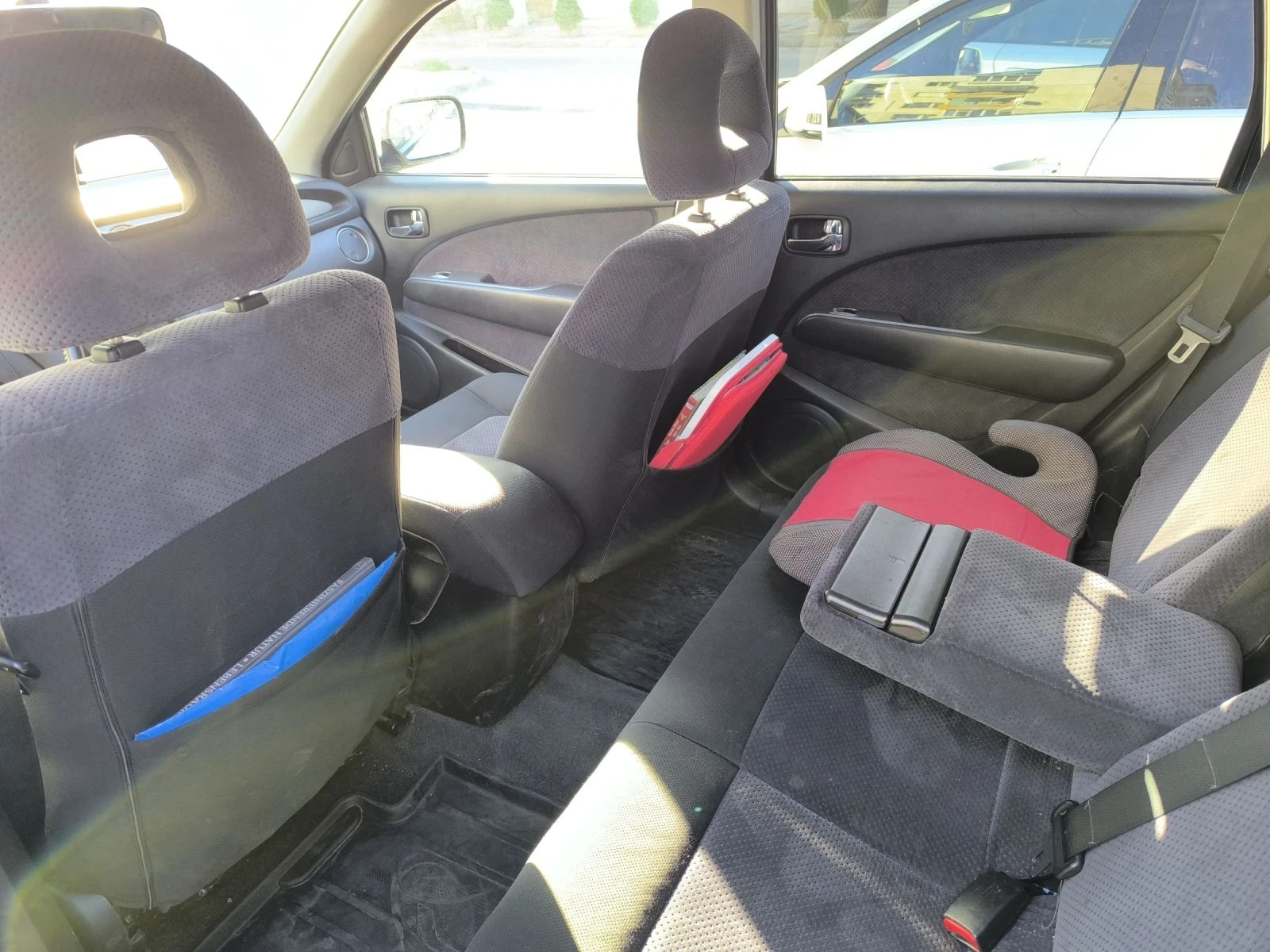 Mitsubishi Outlander  2.4 i 16V 4WD LPG - изображение 10