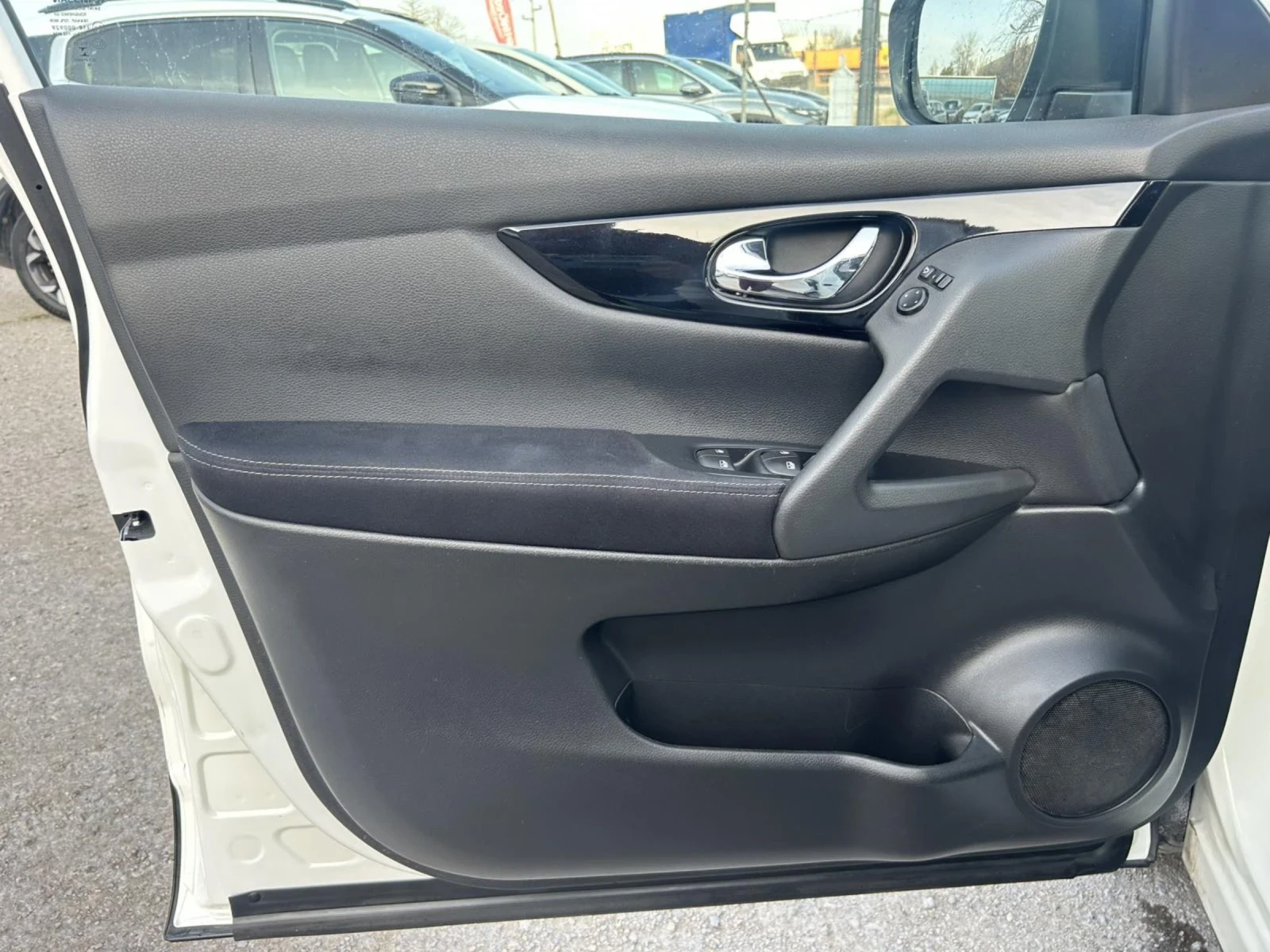 Nissan Qashqai 1.5 DCI 115 * NAVI * CAM * , снимка 7 - Автомобили и джипове - 54035899