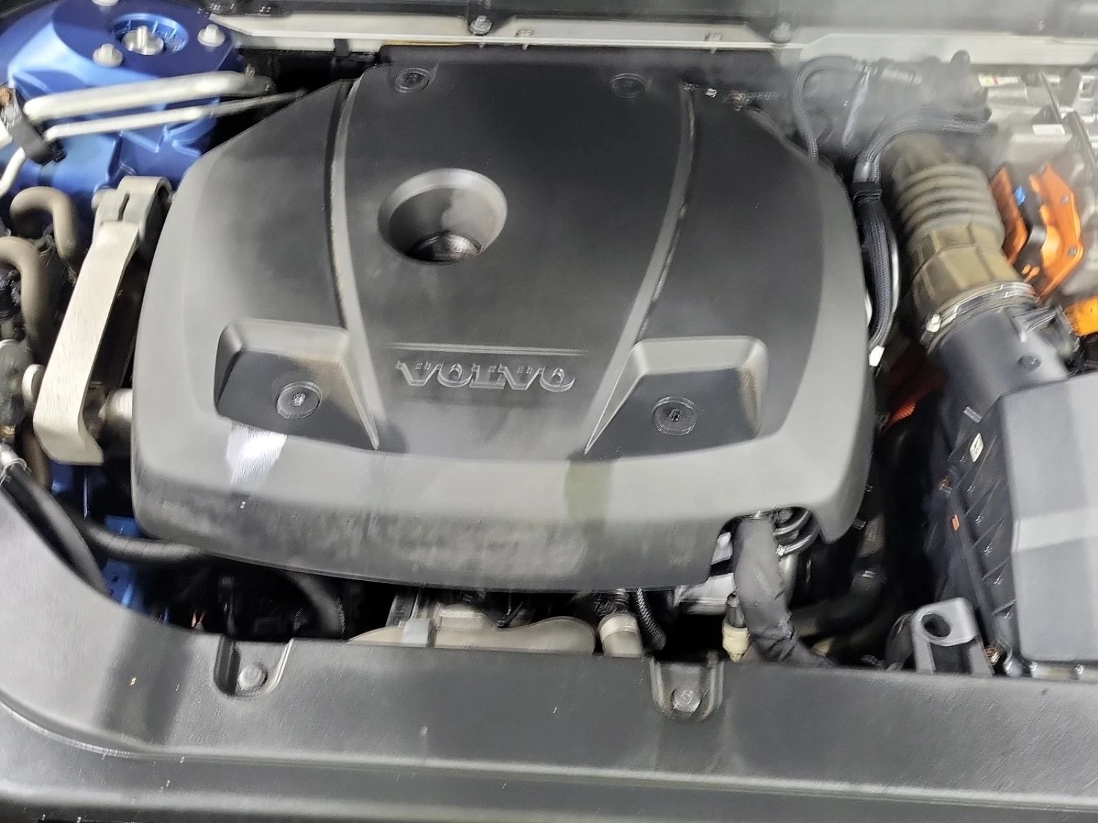 Volvo XC60 R-design* Hybrid* 360View* Line Assist* Подгрев* П, снимка 17 - Автомобили и джипове - 54077651