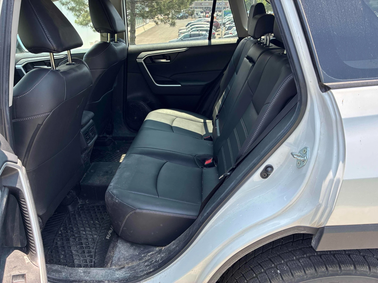 Toyota Rav4 XLE * ПАНОРАМА * 2 КЛЮЧА * CARFAX, снимка 9 - Автомобили и джипове - 54839731