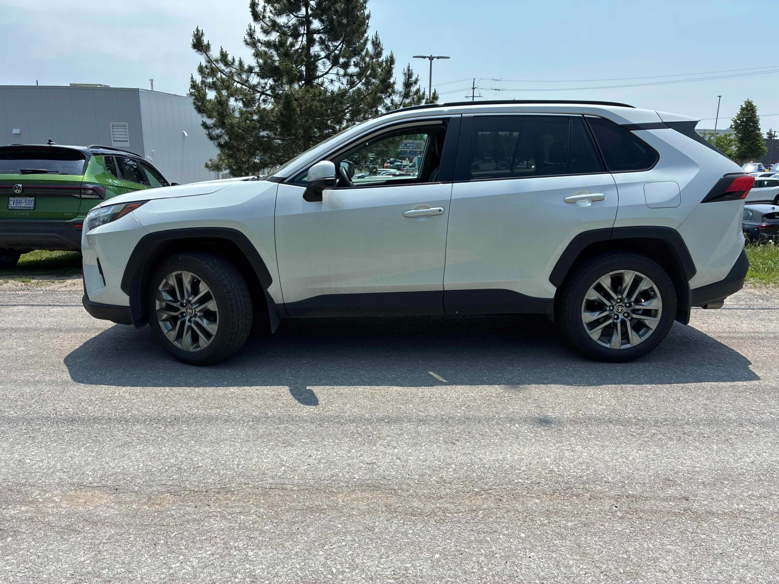 Toyota Rav4 XLE * ПАНОРАМА * 2 КЛЮЧА * CARFAX, снимка 3 - Автомобили и джипове - 54839731