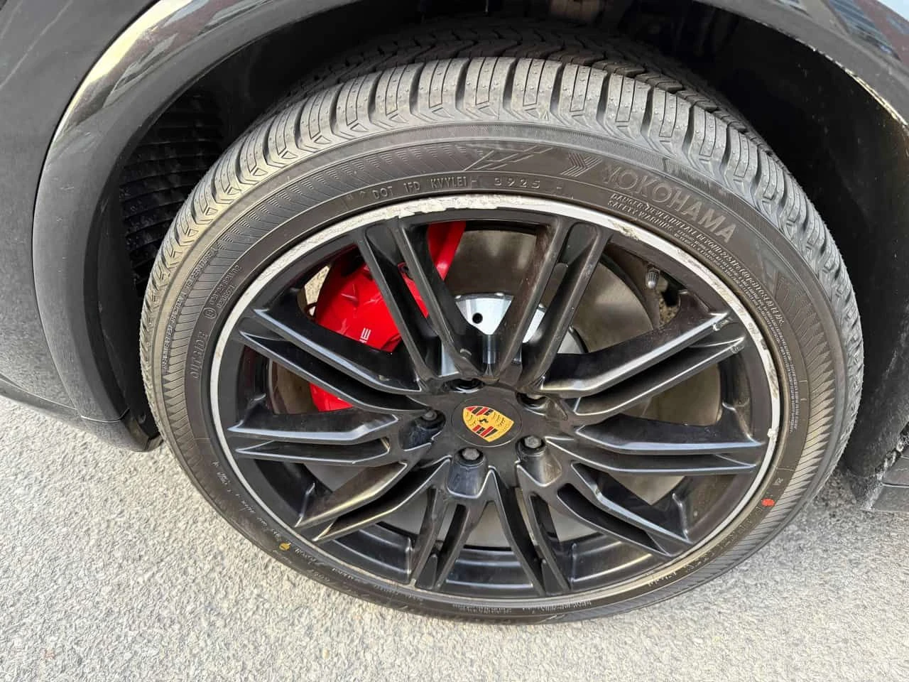 Porsche Cayenne * GTS * ПАНОРАМА* КАМЕРА* ПОДГРЕВ* , снимка 6 - Автомобили и джипове - 54879930