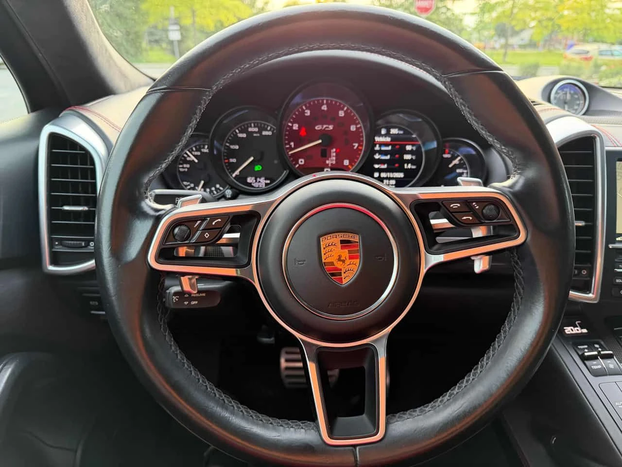 Porsche Cayenne * GTS * ПАНОРАМА* КАМЕРА* ПОДГРЕВ* , снимка 12 - Автомобили и джипове - 54879930