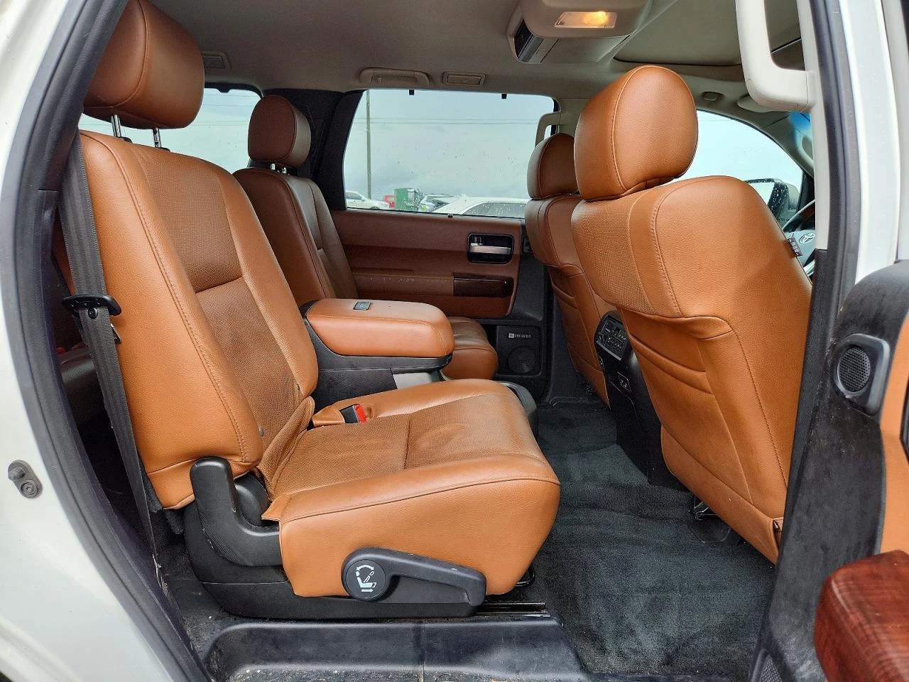 Toyota Sequoia PLATINUM* AWD* ������� | Mobile.bg � ����������� 11