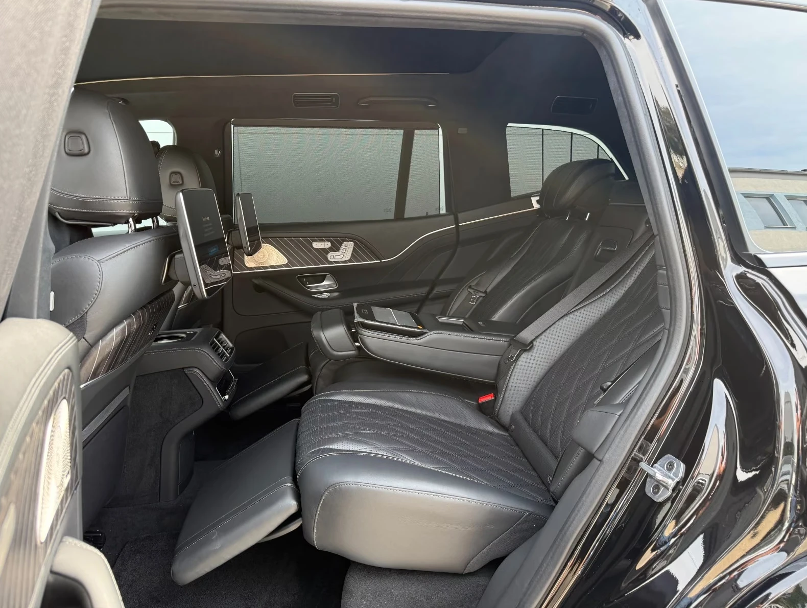 Mercedes-Benz GLS 600 Night series, снимка 11 - Автомобили и джипове - 55795838