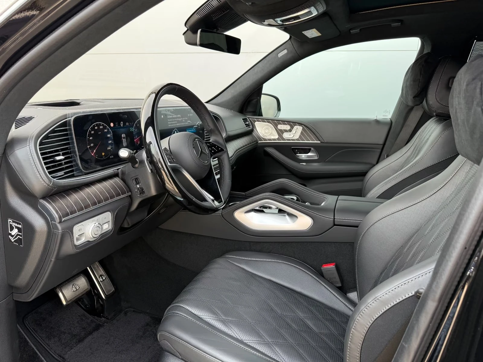 Mercedes-Benz GLS 600 Night series, снимка 6 - Автомобили и джипове - 55795838